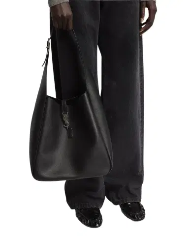 Saint Laurent Le 5 A 7 Large Shoulder Bag in Smooth Leather | Thumbnail 1 Saint Laurent Le 5 A 7 Large Shoulder Bag in Smooth Leather | Thumbnail 1