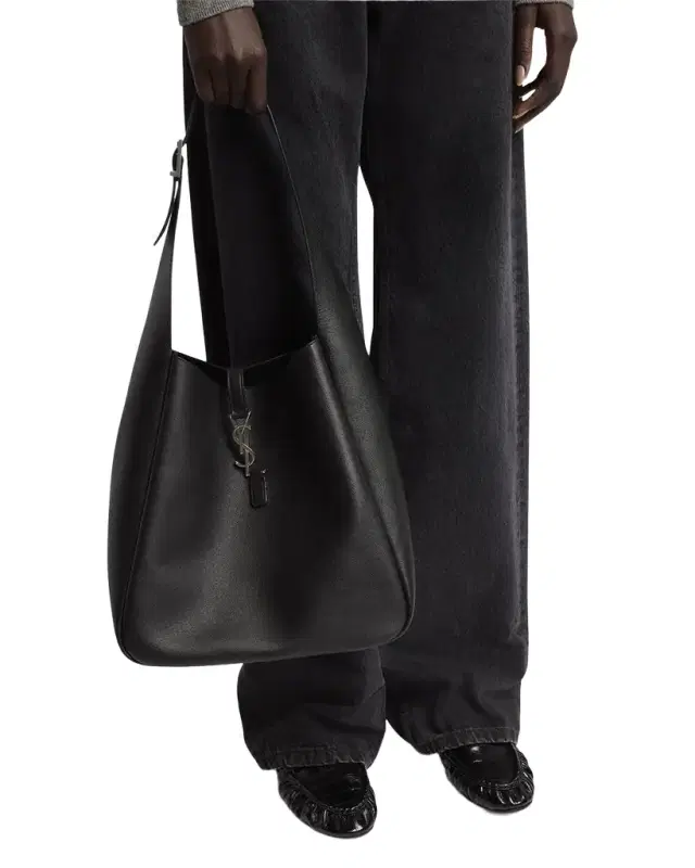 Saint Laurent Le 5 A 7 Large Shoulder Bag in Smooth Leather