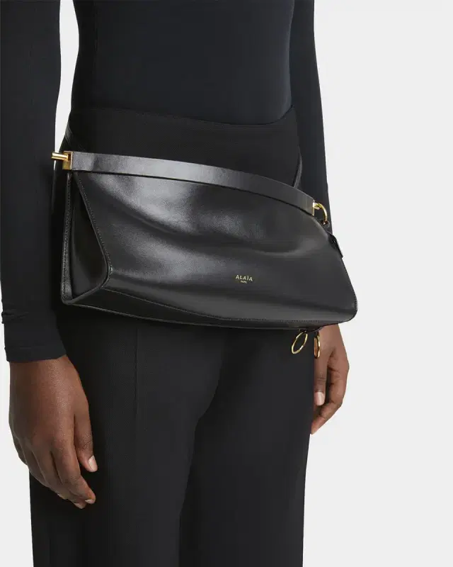 Le Click Medium Shoulder Bag in Glossy Leather
