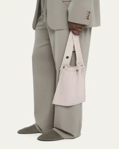 Homme Plissé Issey Miyake Men's Pocket Large Pleated Crossbody Bag | Thumbnail 6