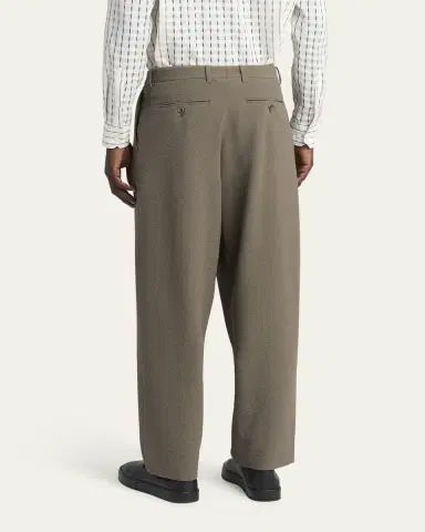 Giorgio Armani Men's Pleated Wool Stretch Seersucker Trousers | Thumbnail 3 Giorgio Armani Men's Pleated Wool Stretch Seersucker Trousers | Thumbnail 3