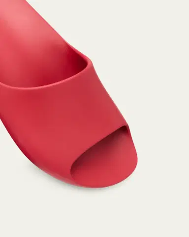 THE ROW Ama Rubber Flat Slide Sandals | Thumbnail 15