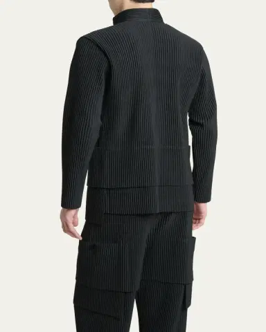Homme Plissé Issey Miyake Men's Multi-Pocket Pleated Button-Down Shirt | Thumbnail 3