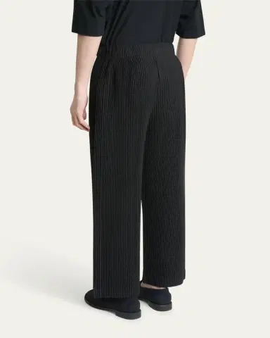 Homme Plissé Issey Miyake Men's Black Pleated Trousers | Thumbnail 3 Homme Plissé Issey Miyake Men's Black Pleated Trousers | Thumbnail 3