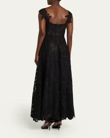 Oscar de la Renta Sleeveless Foxglove Lace Sweetheart-Neck Gown | Thumbnail 3 Oscar de la Renta Sleeveless Foxglove Lace Sweetheart-Neck Gown | Thumbnail 3