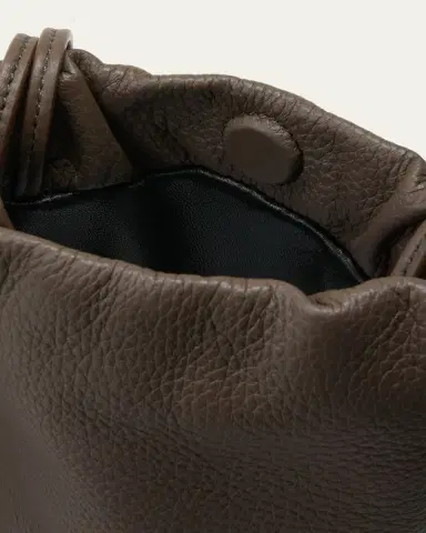 THE ROW Bourse Phone Case in Grain Leather | Thumbnail 5 THE ROW Bourse Phone Case in Grain Leather | Thumbnail 5