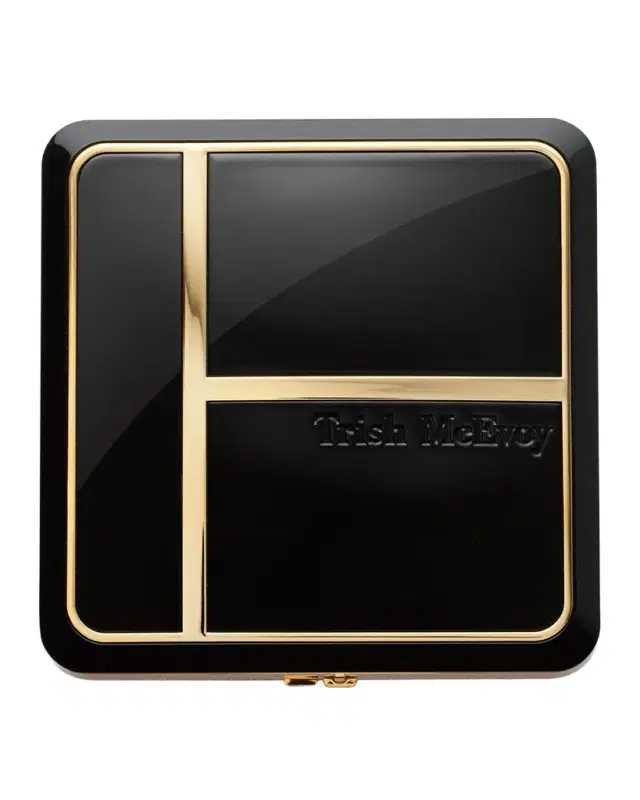 Trish McEvoy Makeup Wardrobing Deluxe Refillable Compact 1