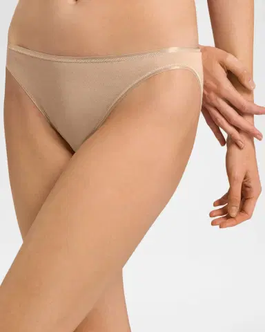 Hanro Seamless High-Cut Cotton Briefs | Thumbnail 3 Hanro Seamless High-Cut Cotton Briefs | Thumbnail 3
