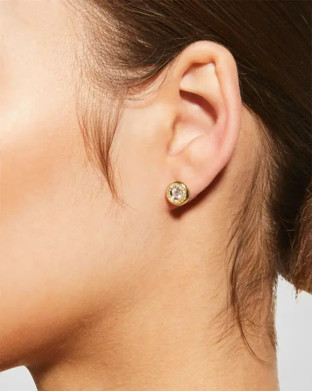 18k Gold Diamond Stud Earrings