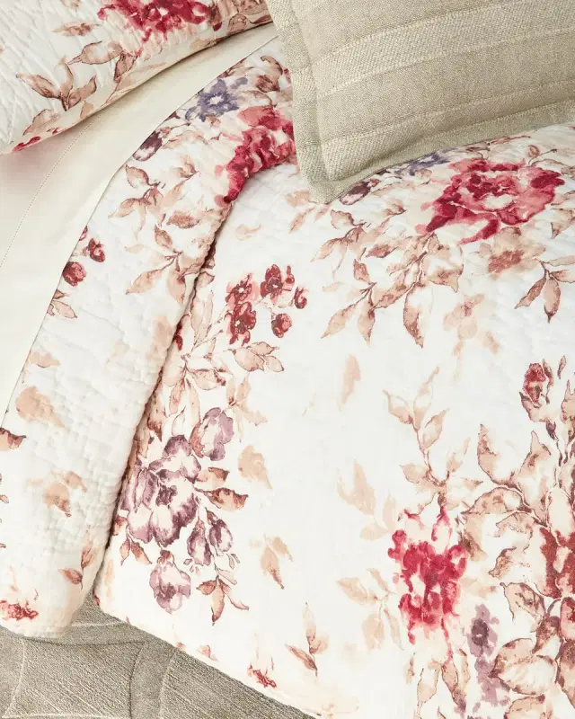 Winifred Quilt, Queen