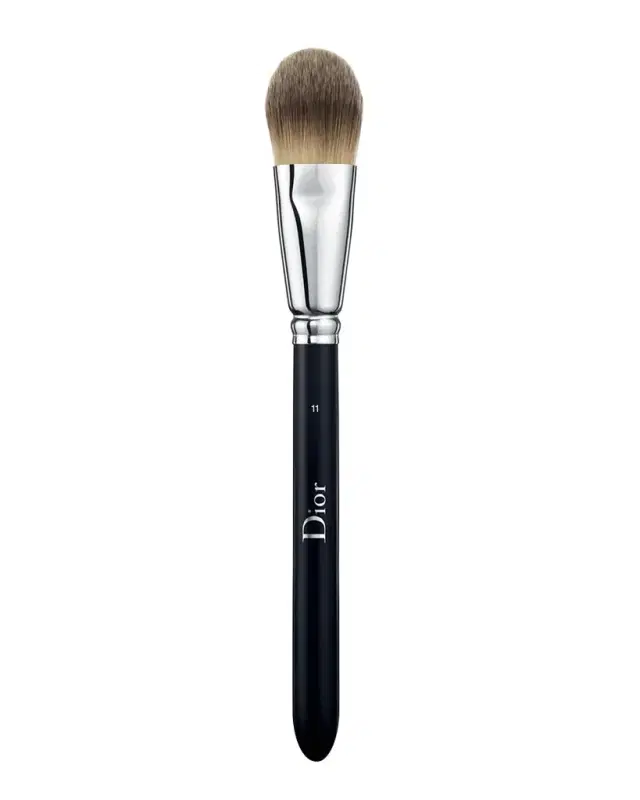 Backstage Light Coverage Fluid Foundation Brush