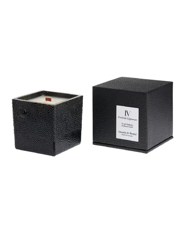 Amanda de Montal 7.76 oz. Fortitudo Lignorum Candle