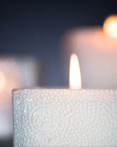 Amanda de Montal 7.76 oz. Citrus Basilicum Candle | Thumbnail 3 Amanda de Montal 7.76 oz. Citrus Basilicum Candle | Thumbnail 3
