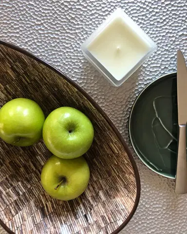 Amanda de Montal 7.76 oz. Citrus Basilicum Candle | Thumbnail 4 Amanda de Montal 7.76 oz. Citrus Basilicum Candle | Thumbnail 4