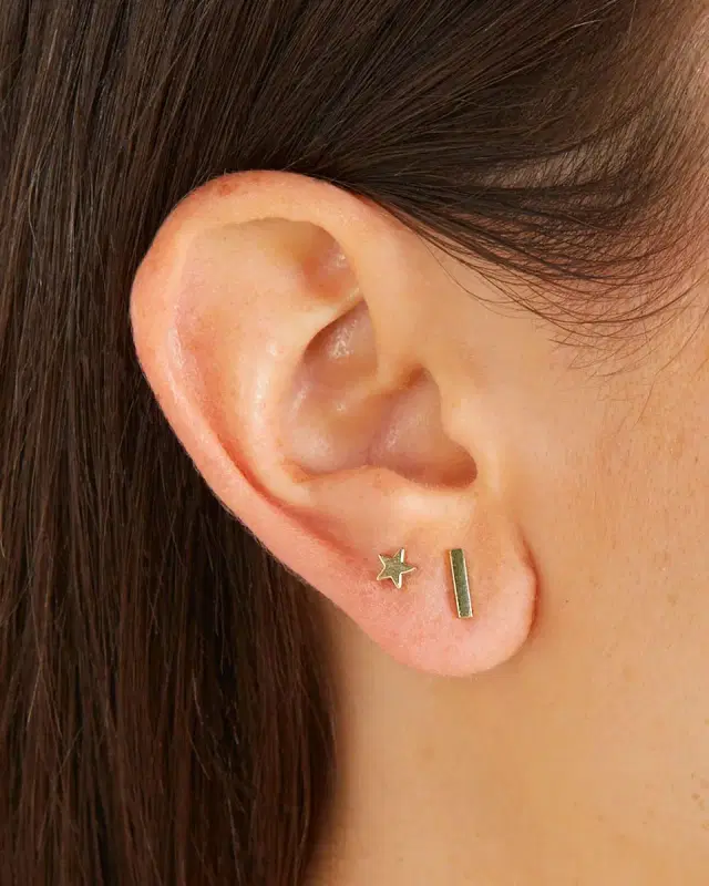 18k Bar Stud Earrings