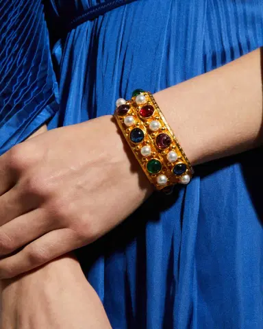 Ben-Amun Gold Stone and Pearly Bangle | Thumbnail 2