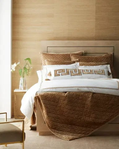 Amity Home Simona Velvet Quilt, Queen | Thumbnail 3