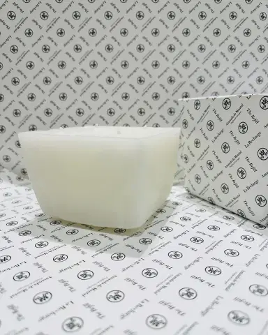 Amanda de Montal I Fructus Vasconia 4-Wick Scented Candle Refill, 1.4 kg | Thumbnail 4 Amanda de Montal I Fructus Vasconia 4-Wick Scented Candle Refill, 1.4 kg | Thumbnail 4