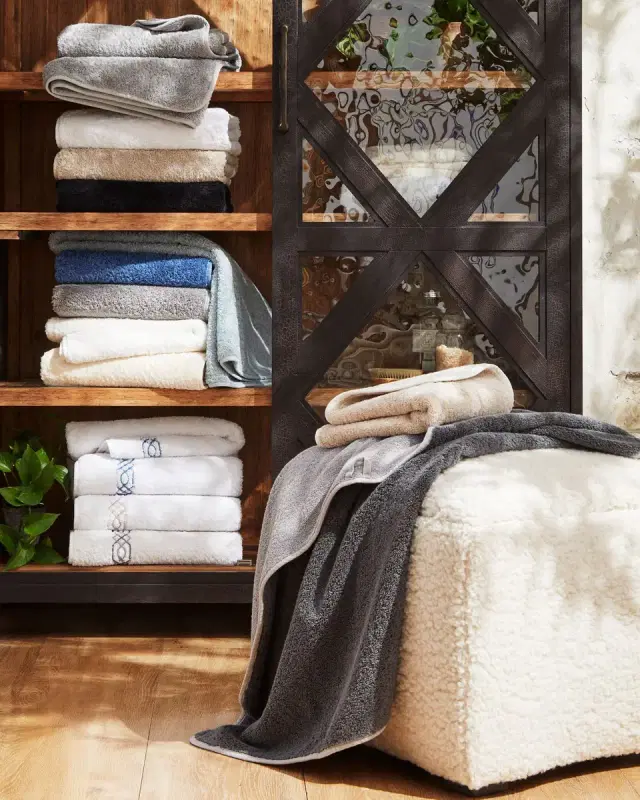 Graccioza Bicolor Hand Towel