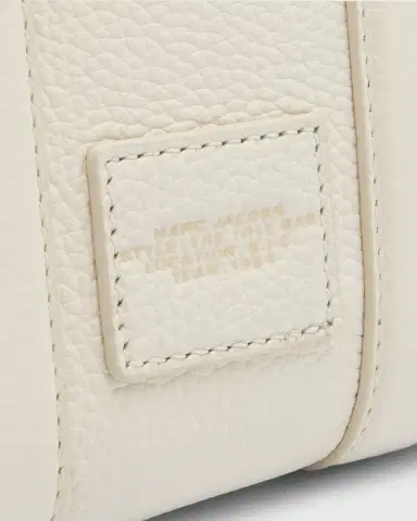 Marc Jacobs The Leather Crossbody Tote Bag | Thumbnail 16 Marc Jacobs The Leather Crossbody Tote Bag | Thumbnail 16