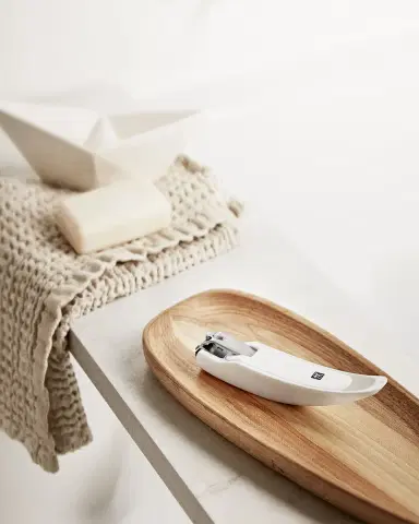 Zwilling Beauty Premium Nail Clipper with Extended Handle | Thumbnail 4