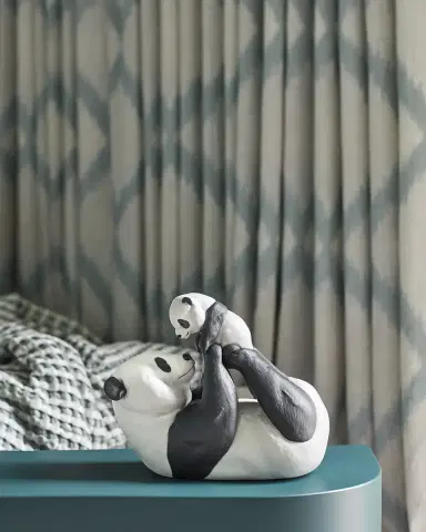 Lladro Mommy Panda | Thumbnail 2