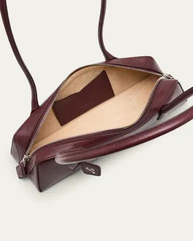 Alaïa Le Teckel Small Shoulder Bag in Leather | Thumbnail 8 Alaïa Le Teckel Small Shoulder Bag in Leather | Thumbnail 8