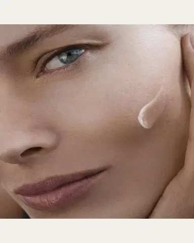 La Mer Genaissance de The Serum Essence, 1 oz. | Thumbnail 2 La Mer Genaissance de The Serum Essence, 1 oz. | Thumbnail 2