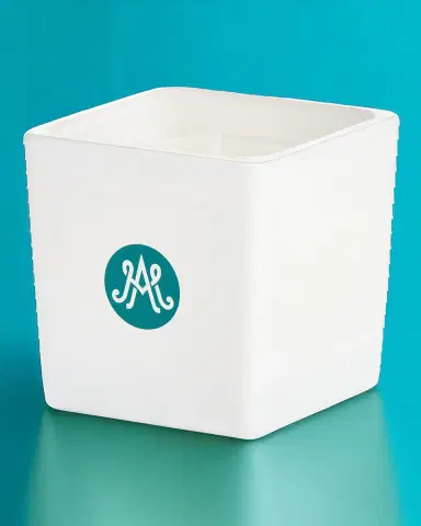 Amanda de Montal Lys Magicus Scented Candle, 80g | Thumbnail 2 Amanda de Montal Lys Magicus Scented Candle, 80g | Thumbnail 2