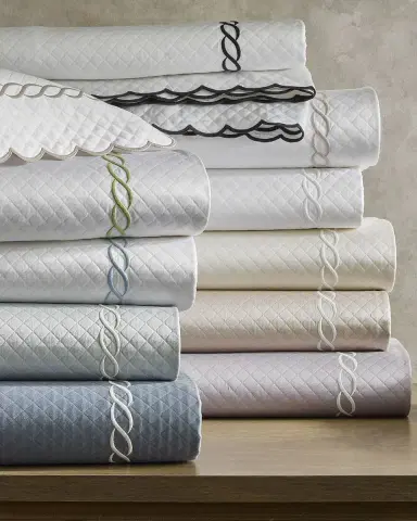Matouk Classic Chain Scallop Matelasse Full/Queen Coverlet | Thumbnail 2 Matouk Classic Chain Scallop Matelasse Full/Queen Coverlet | Thumbnail 2