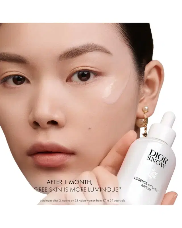 Diorsnow Essence of Light Brightening Serum