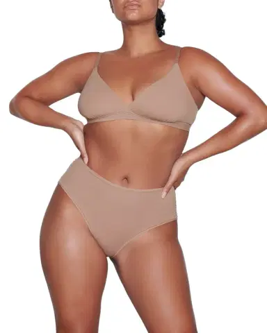 Skims Fits Everybody Crossover Bralette | Thumbnail 1 Skims Fits Everybody Crossover Bralette | Thumbnail 1