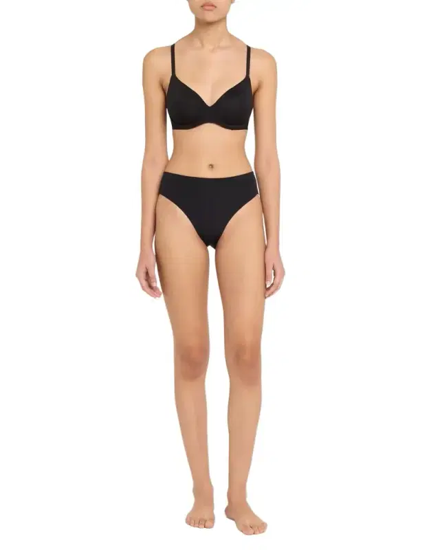 Sleek Standard Smoothing Underwire Bra
