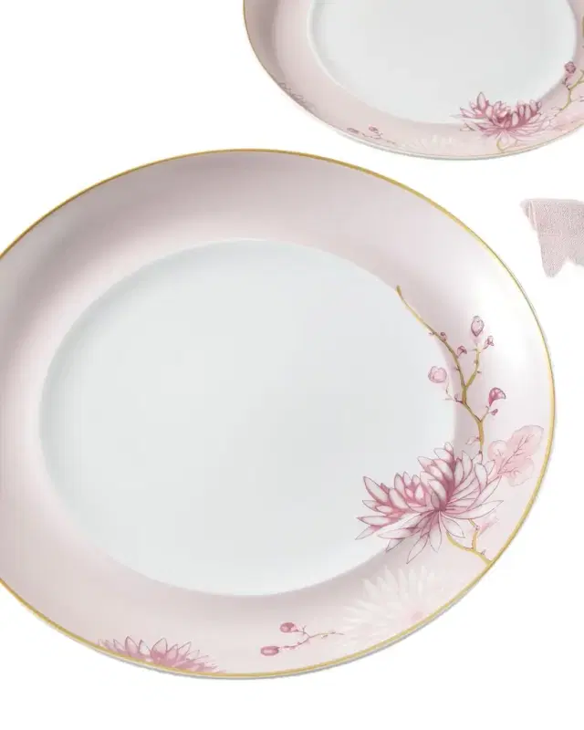 Neiman Marcus Laura 12-Piece Dinnerware Set