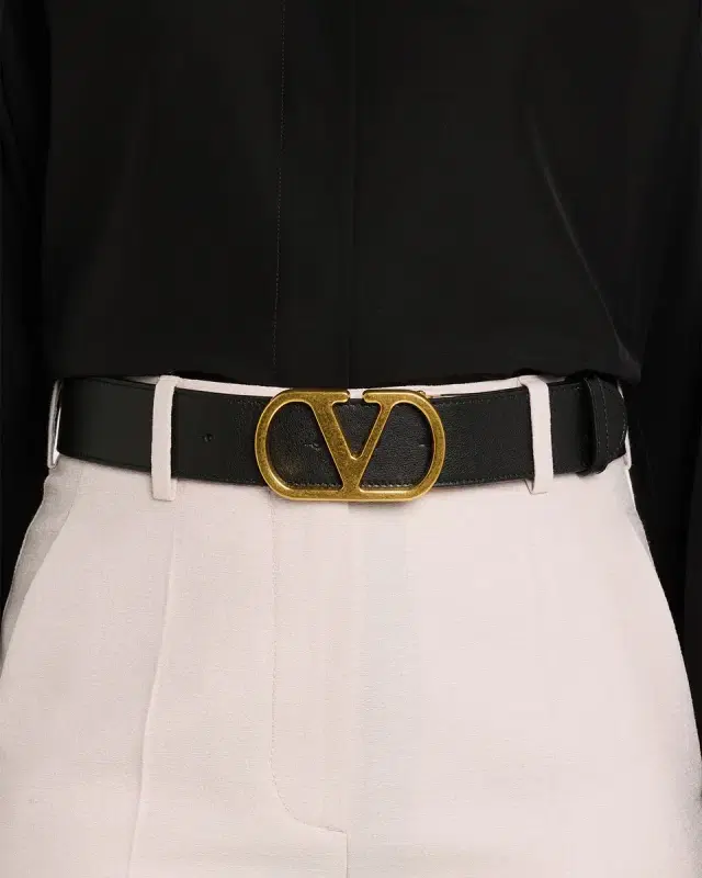 Reversible VLogo Signature Signature Leather Belt, 40mm Reversible VLogo Signature Signature Leather Belt, 40mm