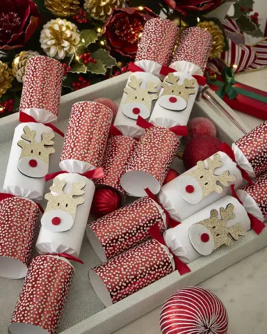 Robin Reed Racing Glitter Christmas Crackers, Set of 6 | Thumbnail 1 Robin Reed Racing Glitter Christmas Crackers, Set of 6 | Thumbnail 1