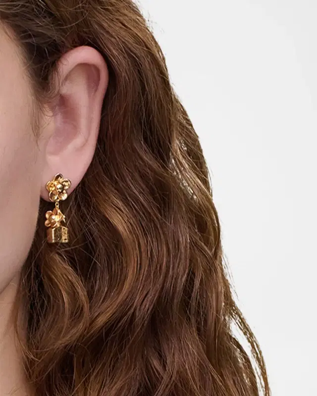 The Mini Icon Daisy Earrings