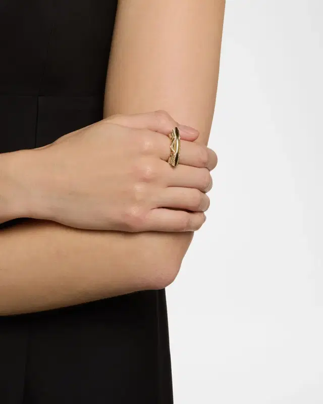 18K Yellow Gold Diamond White Crow Lotus Ring