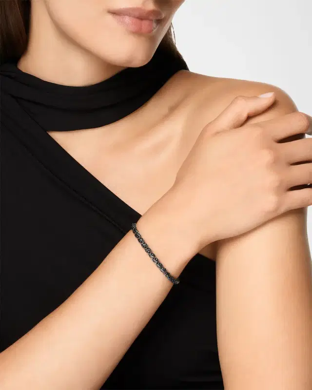 Sculpted Cable Flex Bracelet with Black Diamonds in 18K Gold, 5mm
