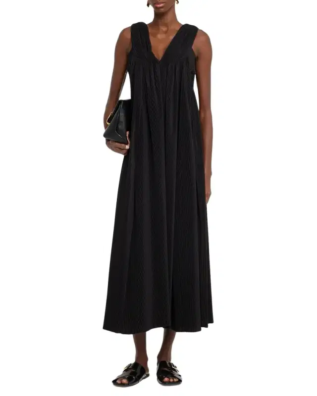 Crinkle Pleated V-Neck Sleeveless Midi Dress