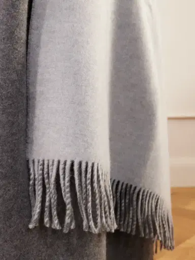 Brunello Cucinelli Fringed Cashmere Blanket | Thumbnail 3