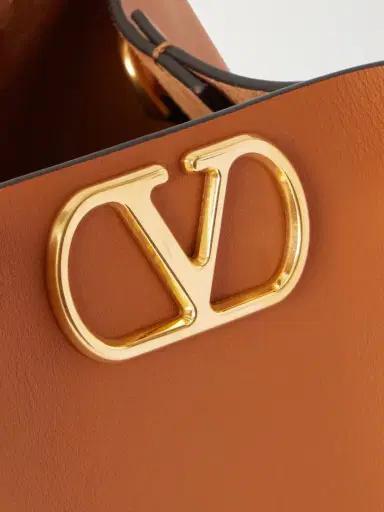 Valentino Garavani Vlogo Embellished Leather Shoulder Bag | Thumbnail 5 Valentino Garavani Vlogo Embellished Leather Shoulder Bag | Thumbnail 5