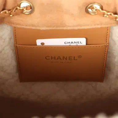 Chanel Chanel Medium 25 Hobo Bag Beige Suede and White Shearling Antique Gold Hardware | Thumbnail 10 Chanel Chanel Medium 25 Hobo Bag Beige Suede and White Shearling Antique Gold Hardware | Thumbnail 10