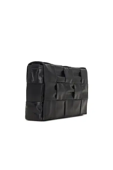 Bottega Veneta Small Cassette Messenger | Thumbnail 3 Bottega Veneta Small Cassette Messenger | Thumbnail 3
