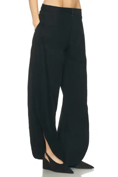 Alaïa ALAΪA Petal Horseshoe Leg | Thumbnail 2 Alaïa ALAΪA Petal Horseshoe Leg | Thumbnail 2