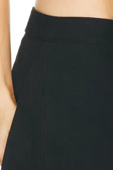 Alaïa ALAΪA Petal Horseshoe Leg | Thumbnail 6 Alaïa ALAΪA Petal Horseshoe Leg | Thumbnail 6
