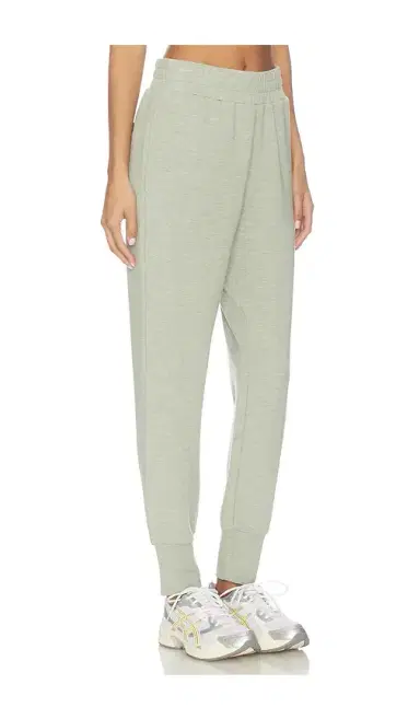 Varley The Slim Cuff 27.5 Pant | Thumbnail 2