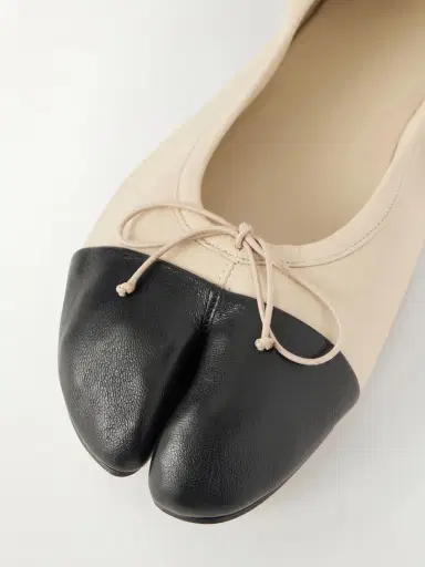 CHRISTEN Tabi Split-toe Leather Ballet Flats | Thumbnail 5 CHRISTEN Tabi Split-toe Leather Ballet Flats | Thumbnail 5