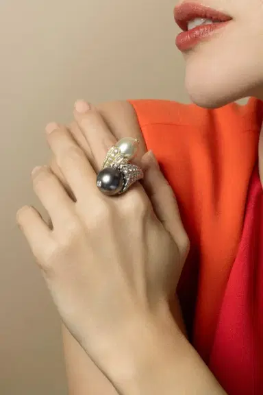 DAVID WEBB Diamond Pearl Flower Bud Crossover Ring | Thumbnail 3