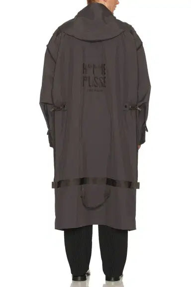 Homme Plissé Issey Miyake Carrier Carried Coat | Thumbnail 4